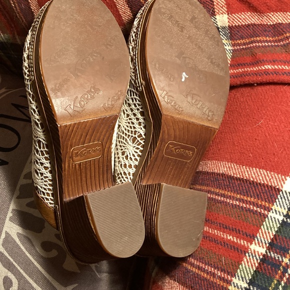 Korks Nora Clogs Size 9 M Crochet Floral Mules Boho 70s Faux Wood heel new - Picture 6 of 7